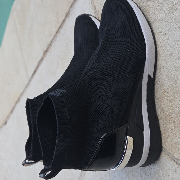 Michael Kors Black Knit Ankle Boots 8 - Picture 4 of 8